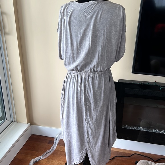 ANTHROPOLOGIE The Odells Tulip Hem Dress - Picture 3 of 10